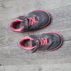 Fila size 8 toddler sneaker